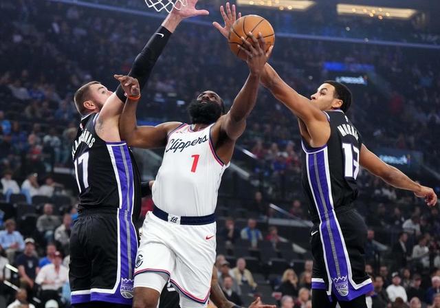 快船队阵容强大震慑对手,力争卫冕 快船队阵容强大震慑对手,力争卫冕