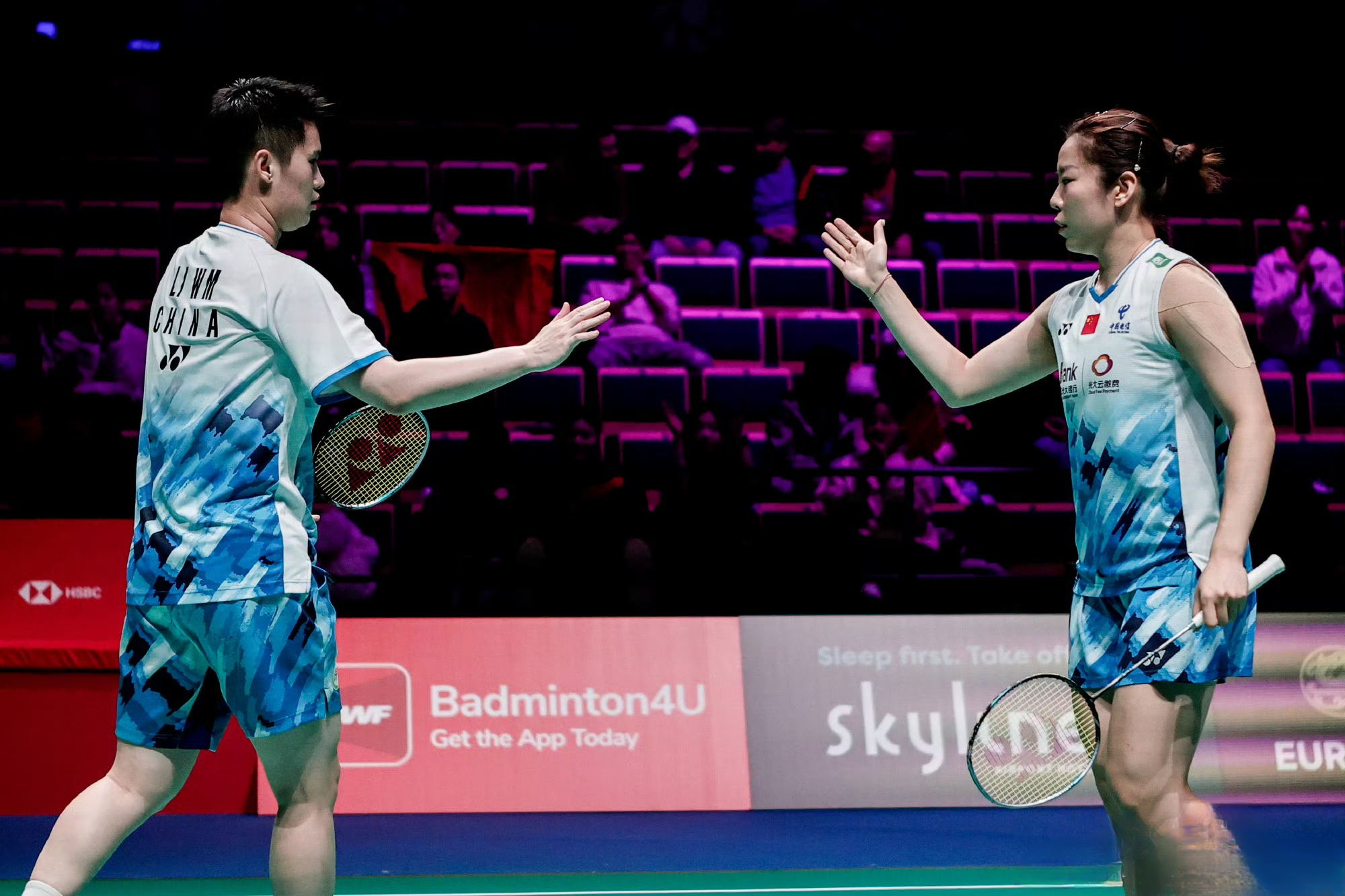 欧洲羽毛球公开赛开打，丹麦选手取胜