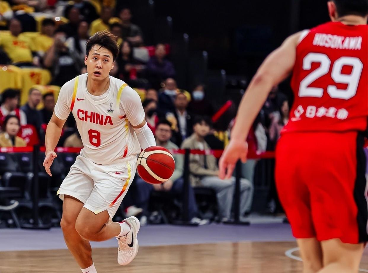 广西男篮在比赛中表现抢眼，高效进攻