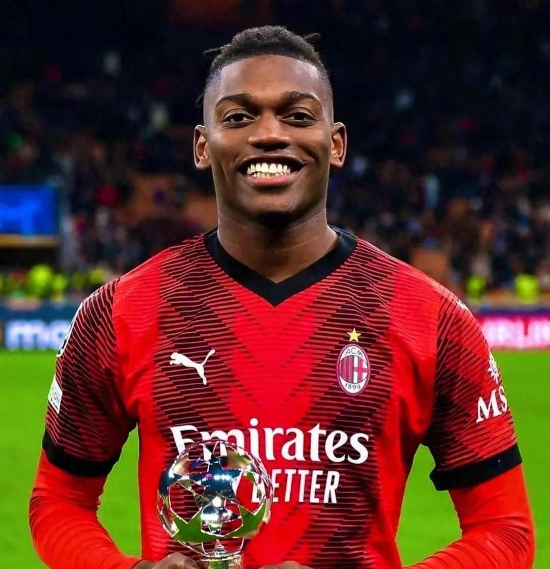 关于葡萄牙名将荣膺金靴奖，技术娴熟的信息