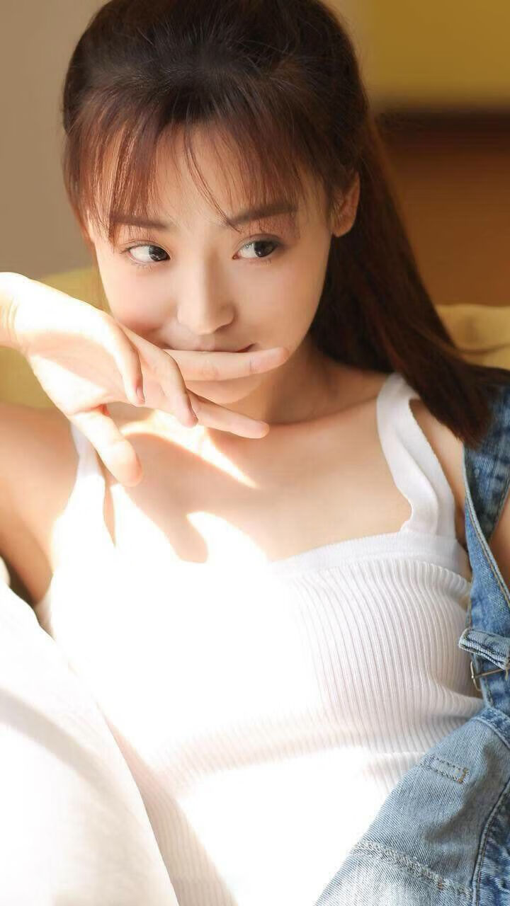 开云APP-尼克斯对阵湖人，布克赛后评分拉满，一战铸就传奇