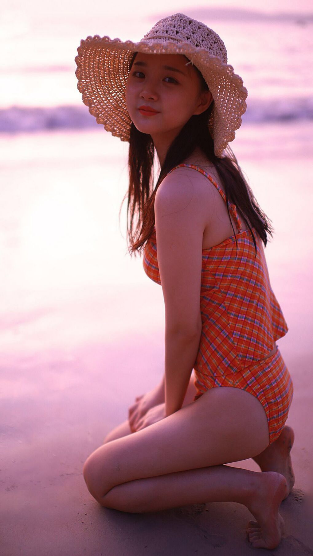 卡塔尔踏平芬兰，李刚仁关键先生引领大胜