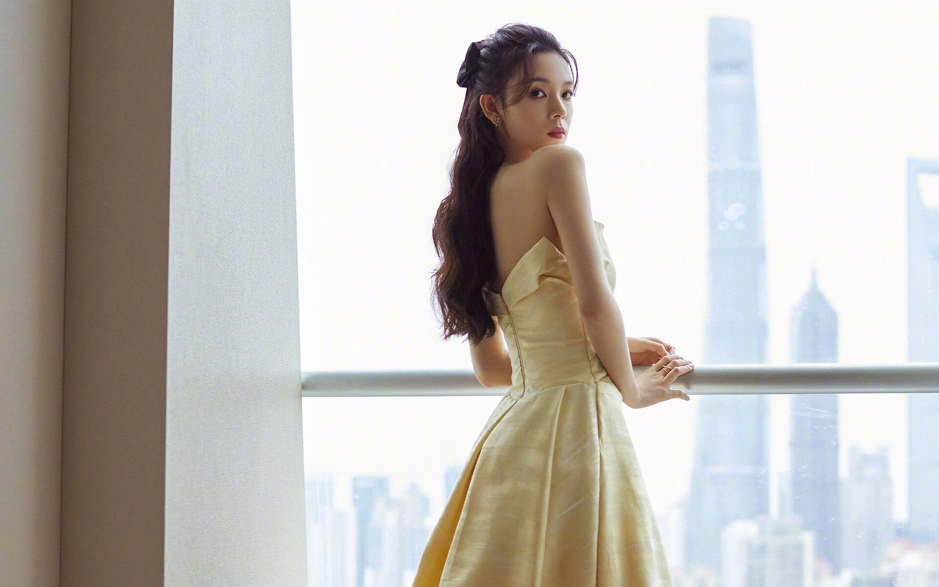 贝林厄姆爆发助球队大胜，葡萄牙加时赛艰难取胜埃及—足球周末的双重奏